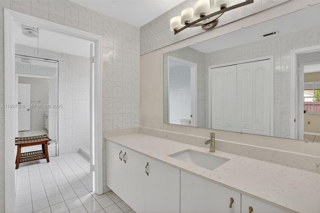 15591 SW 45th Ter, Miami, FL 33185