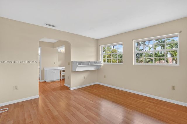 15591 SW 45th Ter, Miami, FL 33185