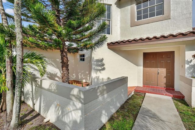 15591 SW 45th Ter, Miami, FL 33185