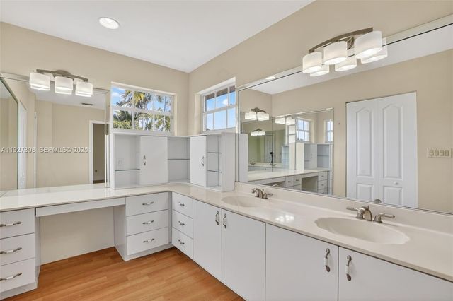 15591 SW 45th Ter, Miami, FL 33185