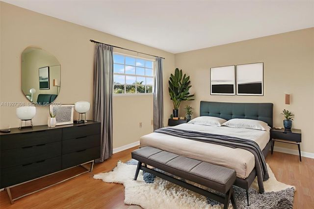 15591 SW 45th Ter, Miami, FL 33185