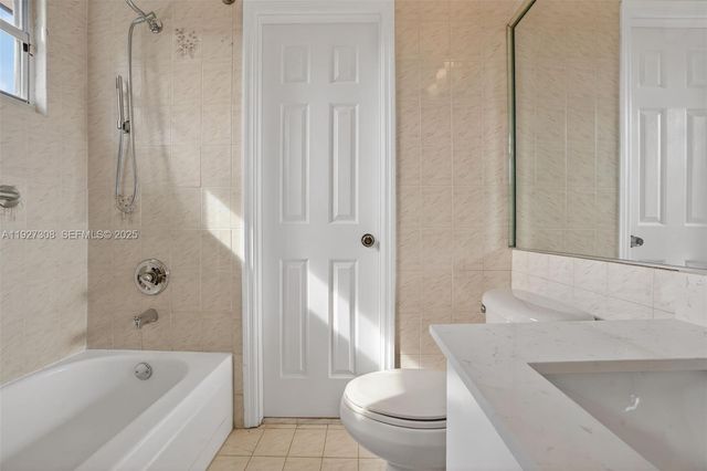 15591 SW 45th Ter, Miami, FL 33185