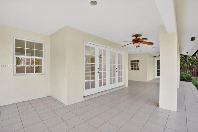 15591 SW 45th Ter, Miami, FL 33185