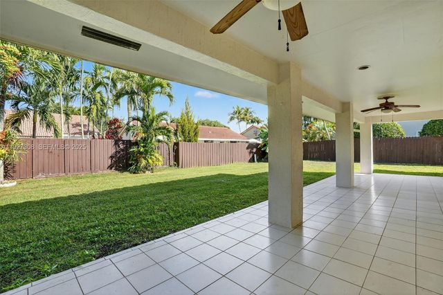 15591 SW 45th Ter, Miami, FL 33185