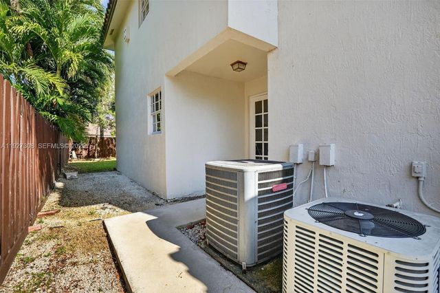 15591 SW 45th Ter, Miami, FL 33185