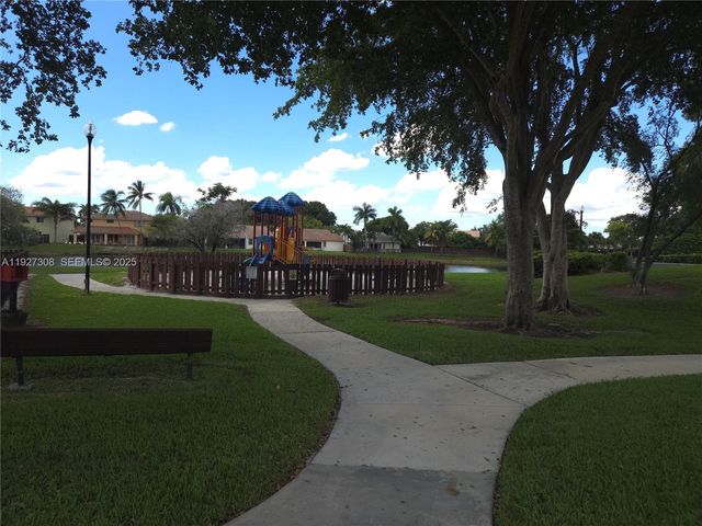 15591 SW 45th Ter, Miami, FL 33185