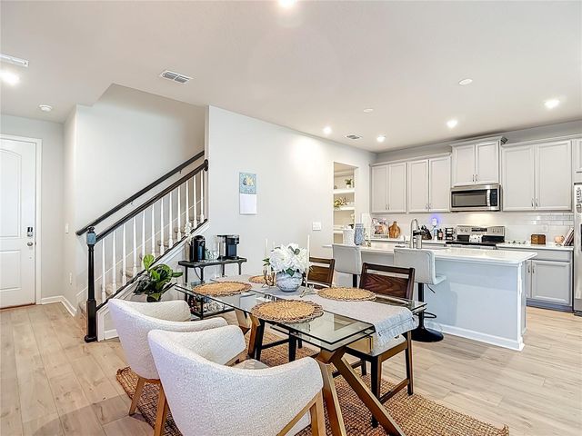 19219 BLUE POND DRIVE, Lutz, FL 33558