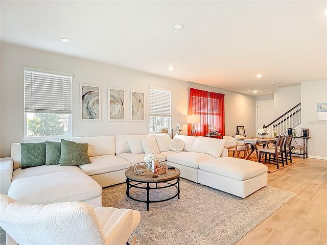 19219 BLUE POND DRIVE, Lutz, FL 33558