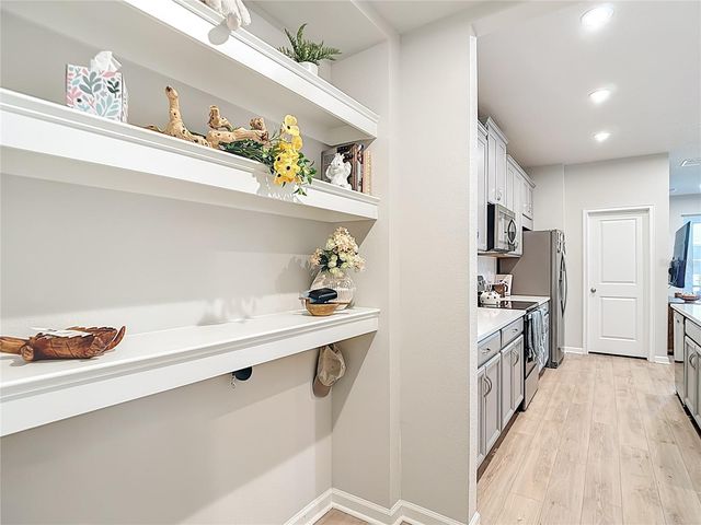 19219 BLUE POND DRIVE, Lutz, FL 33558