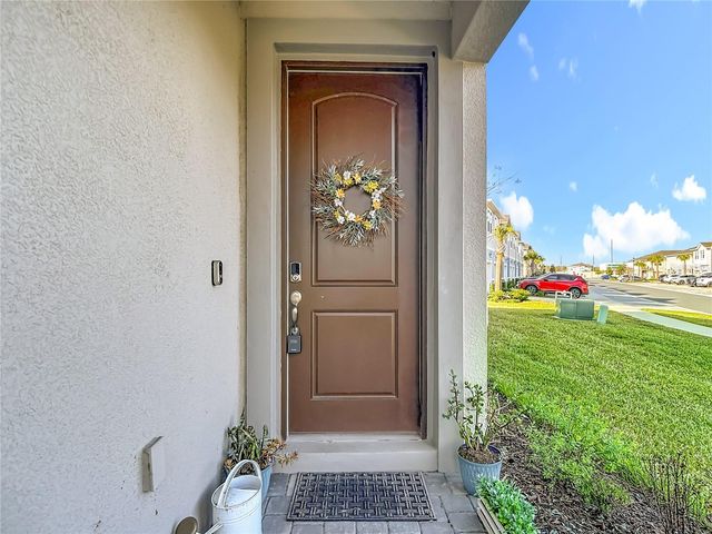 19219 BLUE POND DRIVE, Lutz, FL 33558