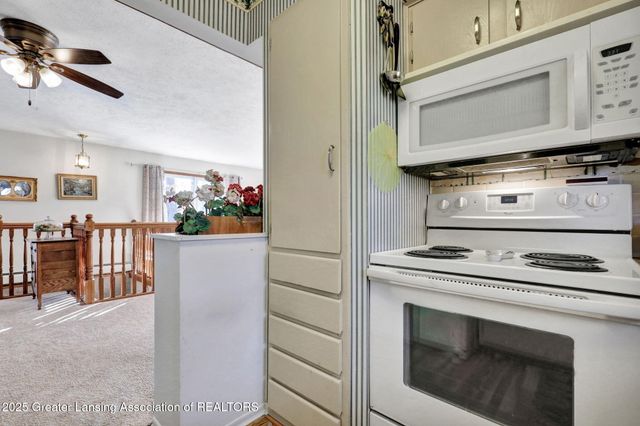 1037 W Main Street, Grand Ledge, MI 48837