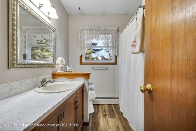 1037 W Main Street, Grand Ledge, MI 48837