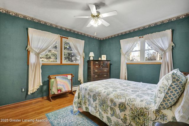 1037 W Main Street, Grand Ledge, MI 48837