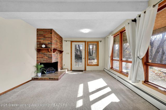 1037 W Main Street, Grand Ledge, MI 48837