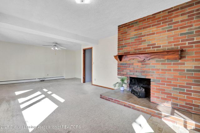 1037 W Main Street, Grand Ledge, MI 48837