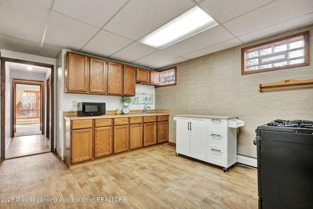 1037 W Main Street, Grand Ledge, MI 48837