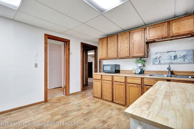 1037 W Main Street, Grand Ledge, MI 48837