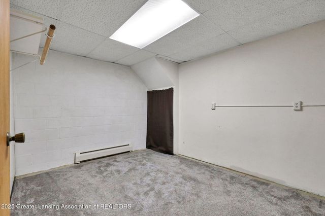 1037 W Main Street, Grand Ledge, MI 48837