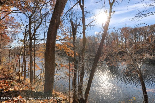 1037 W Main Street, Grand Ledge, MI 48837