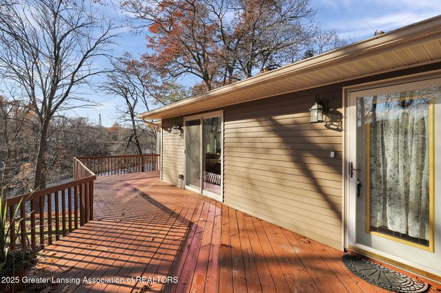 1037 W Main Street, Grand Ledge, MI 48837