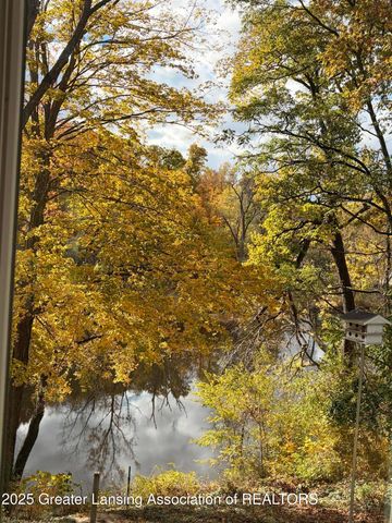 1037 W Main Street, Grand Ledge, MI 48837