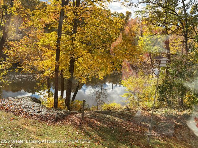 1037 W Main Street, Grand Ledge, MI 48837