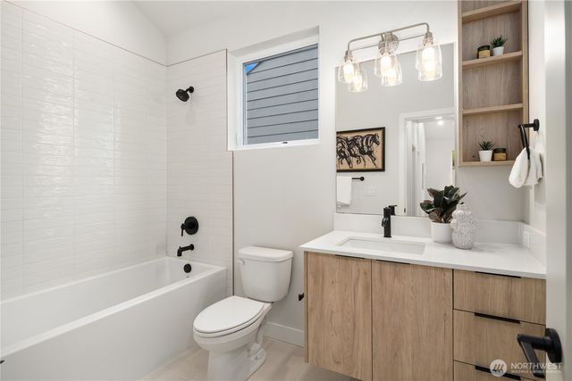106 29th Avenue E, Seattle, WA 98112