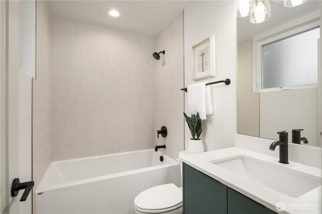 106 29th Avenue E, Seattle, WA 98112
