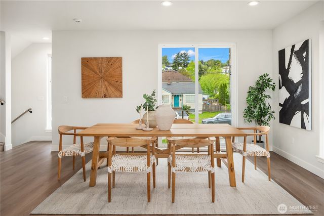 106 29th Avenue E, Seattle, WA 98112