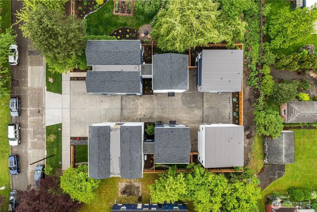 106 29th Avenue E, Seattle, WA 98112
