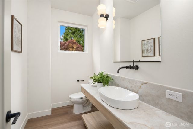 106 29th Avenue E, Seattle, WA 98112