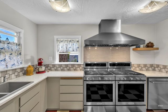 3828 N E St, Spokane, WA 99205