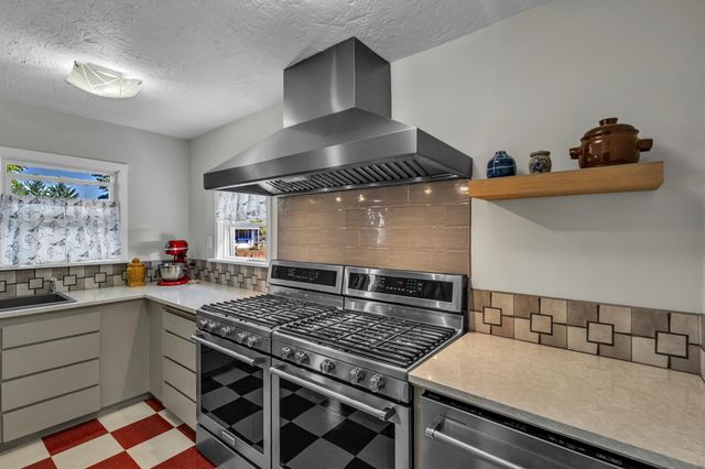 3828 N E St, Spokane, WA 99205