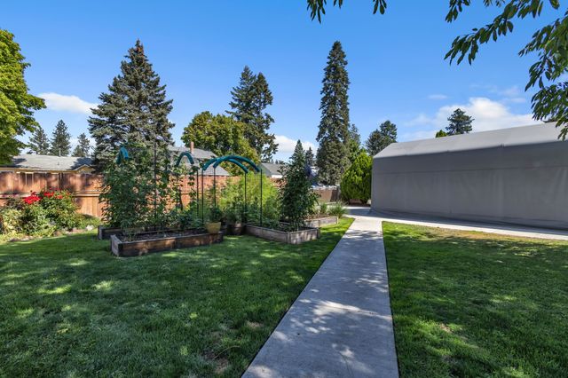 3828 N E St, Spokane, WA 99205