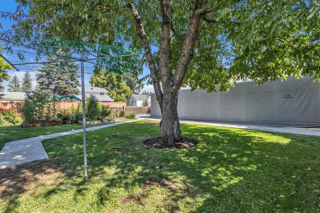 3828 N E St, Spokane, WA 99205