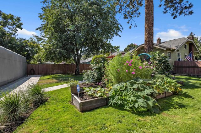 3828 N E St, Spokane, WA 99205
