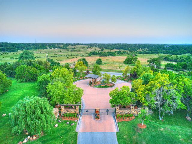 5541 Harper Creek Trail, Edmond, OK 73034