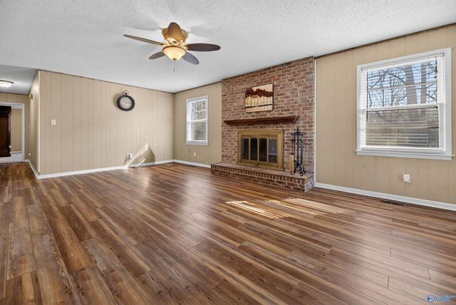 108 South Hawk Drive, Rainbow City, AL 35906