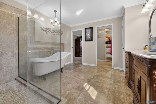 108 South Hawk Drive, Rainbow City, AL 35906