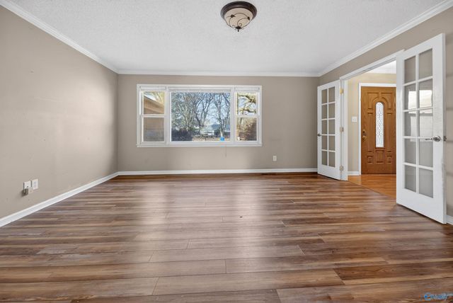 108 South Hawk Drive, Rainbow City, AL 35906