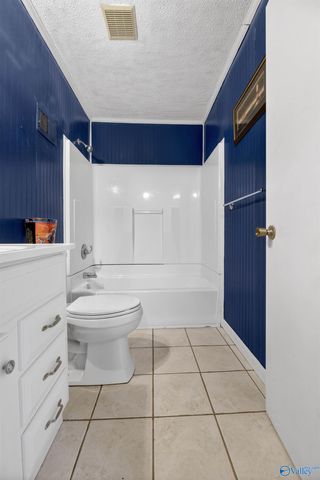 108 South Hawk Drive, Rainbow City, AL 35906