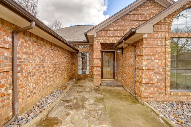 8016 Kendra Lane, North Richland Hills, TX 76182