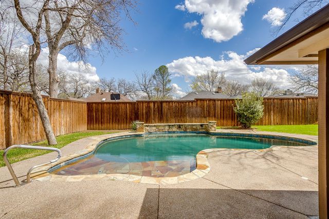 8016 Kendra Lane, North Richland Hills, TX 76182