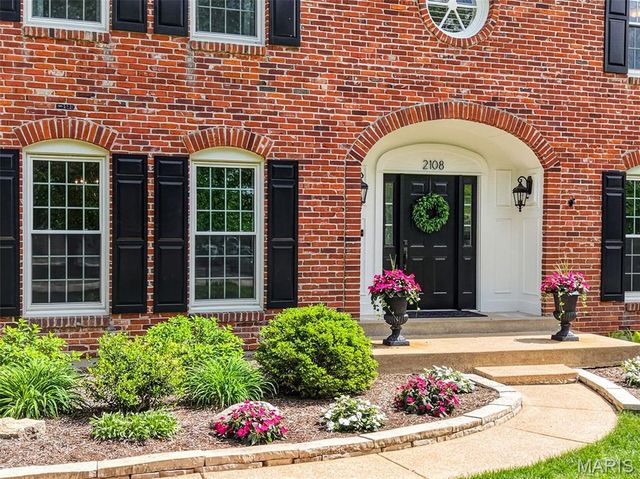 2108 Stillwater Point Court, Clarkson Valley, MO 63005