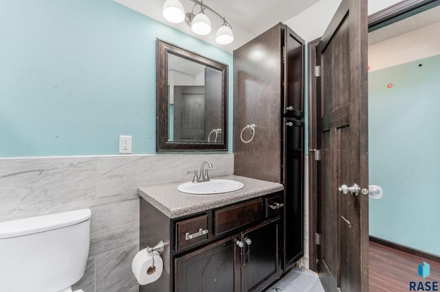 1304 N Archer Dr, Sioux Falls, SD 57103