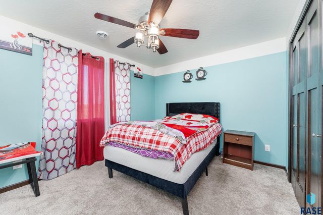 1304 N Archer Dr, Sioux Falls, SD 57103
