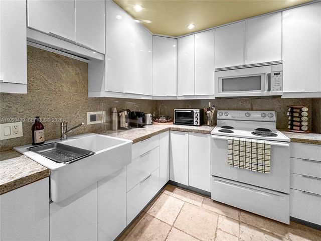 10185 Collins Ave 502, Bal Harbour, FL 33154