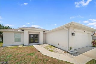 202 NW 25th PL, Cape Coral, FL 33993