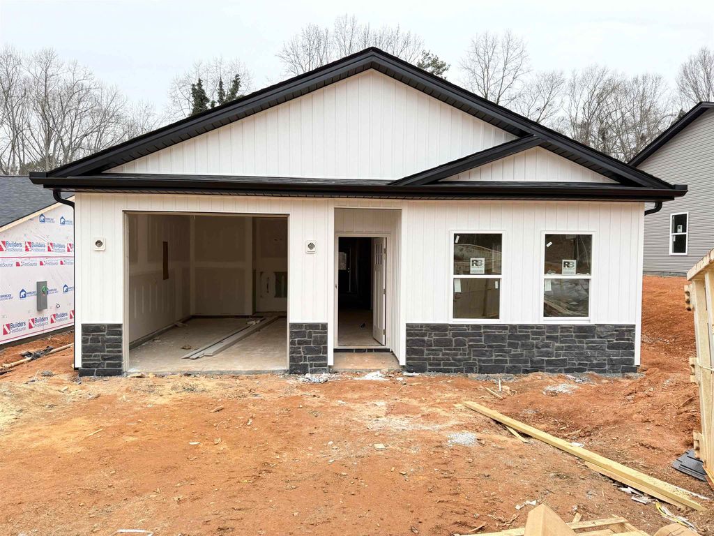 193 N Georgia Avenue, Chesnee, SC 29323