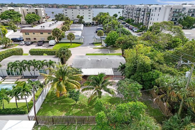 1205 S Lake Drive, Lantana, FL 33462